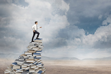 3个科学家的资料(随便3个)